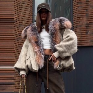 Stylish Colorful Large Fur Collar Short Wool Coat for Women