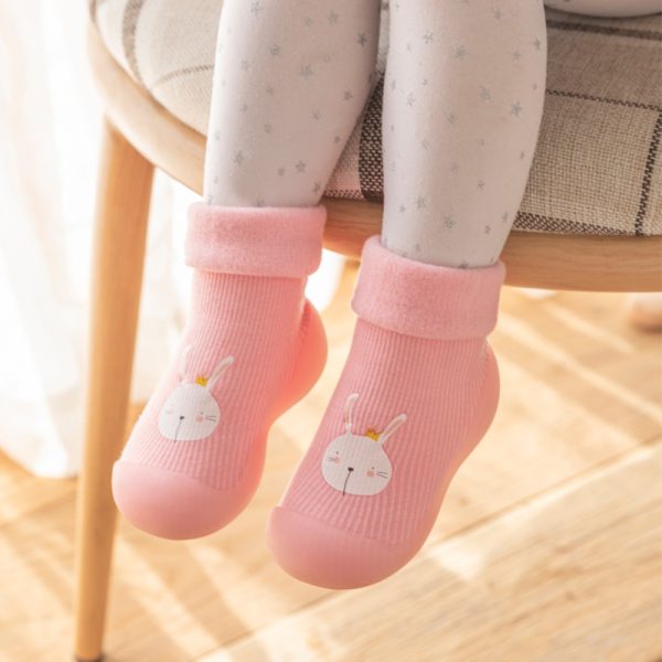 Baby socks with non-slip soft soles and no heel