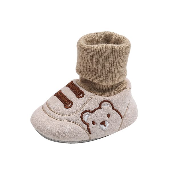 Shoes and socks for infants aged 0-1 years old.