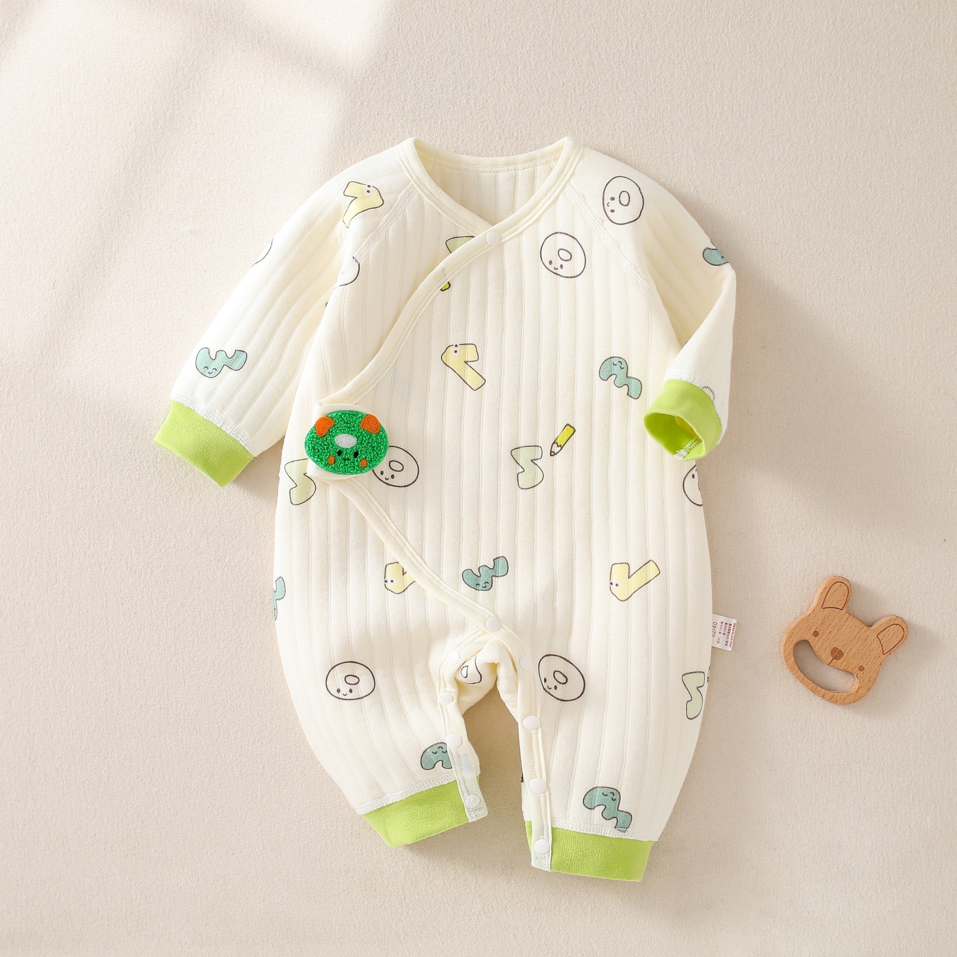 Warm quilted newborn clothing - Image 9